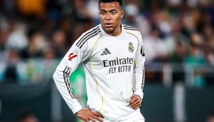雷速官网-从儿皇梦到万人嫌！940万球迷联名请愿，要求姆巴佩立刻离队！|基利安·姆巴佩|皇马|法国足球队|皇家马德里|签名_新浪体育_新浪新闻